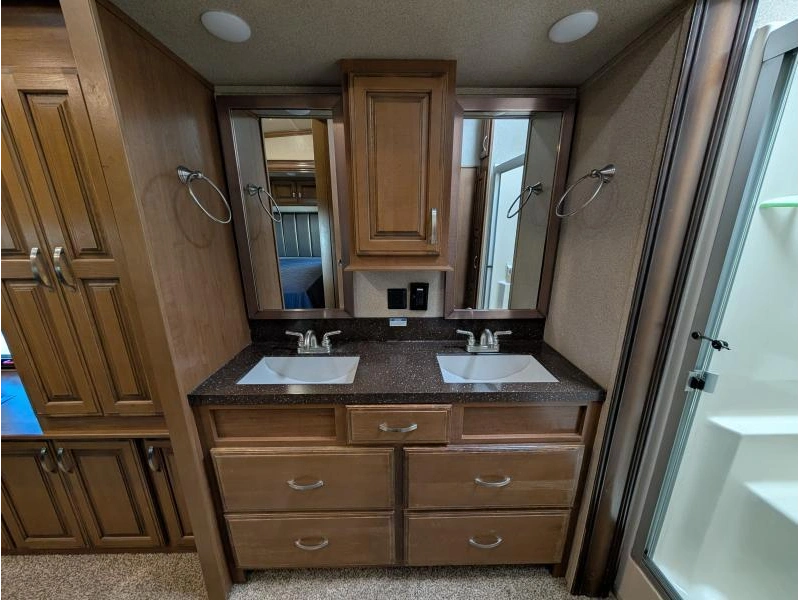 Forest River Cedar Creek 38fl 2019 alt