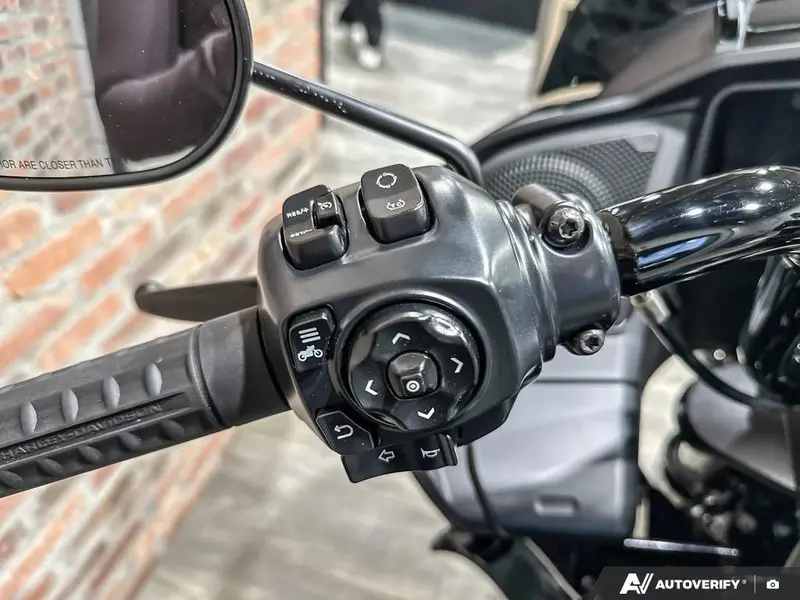2026 Harley-Davidson ROAD GLIDE thumbnail 12