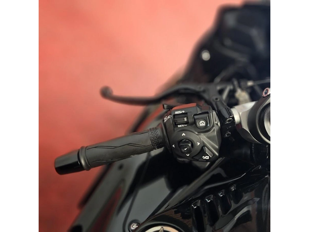 2026 Yamaha Yzf R7 alt