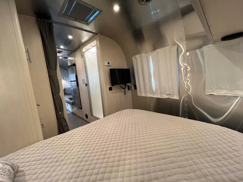 Airstream Flying Cloud 25fb 2023 alt