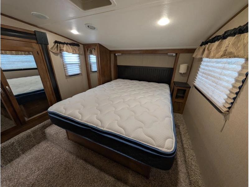 Coachmen Chaparral 29rls 2016 alt