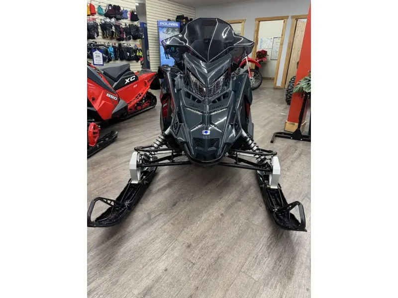 Polaris ProStar S4 INDY SP 137 Gloss Black 2026