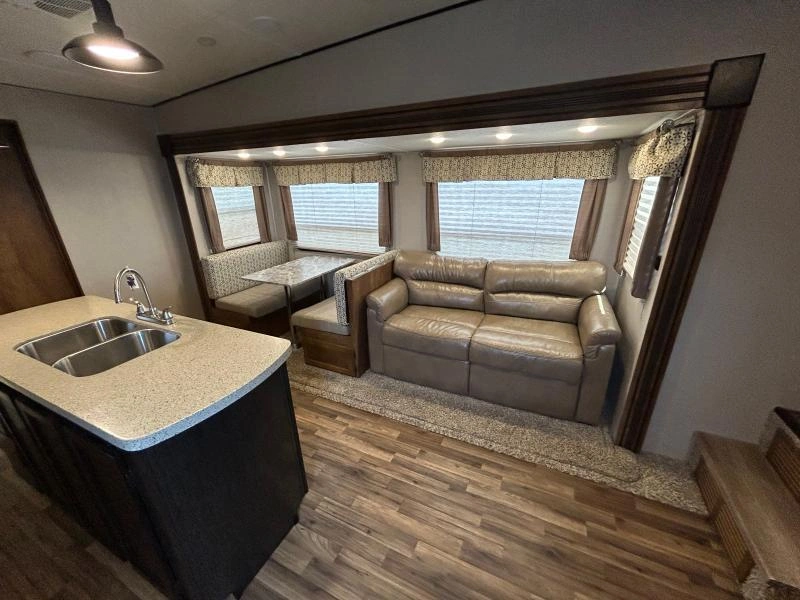 Coachmen Chaparral 29bh 2019 alt