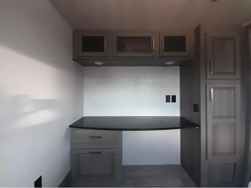 Keystone Rv Montana 3855br 2021 alt