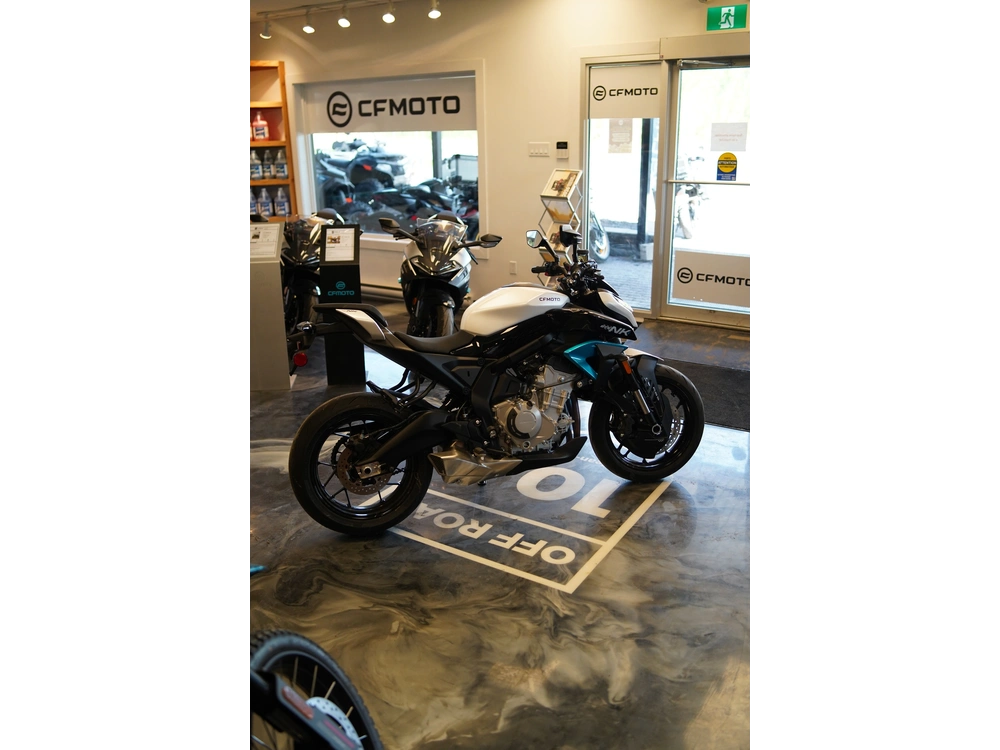 2026 Cfmoto 675 Nk alt
