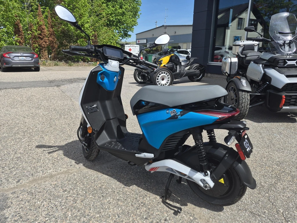 2022 Piaggio Piaggio 1 Active My22 Artic Mix Whiteaur alt