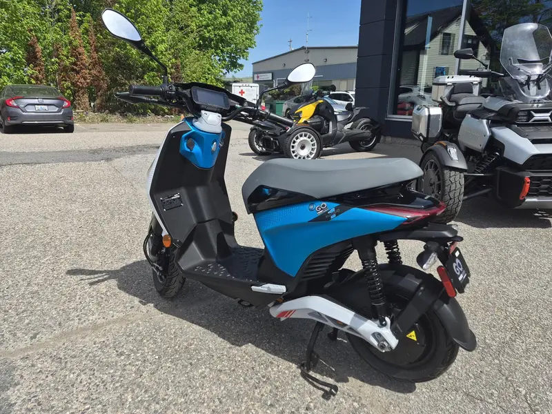 2022 Piaggio PIAGGIO 1 ACTIVE MY22 ARTIC MIX WHITEAUR thumbnail 3