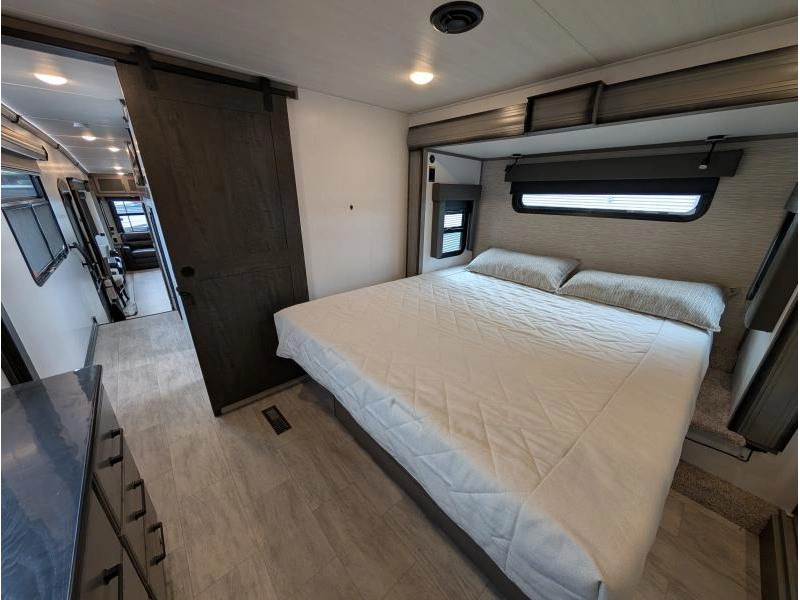 Keystone Rv Montana 3857br 2023 alt