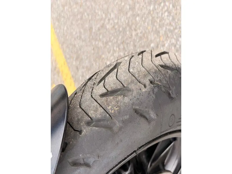 2018 Yamaha MT-09 thumbnail 9