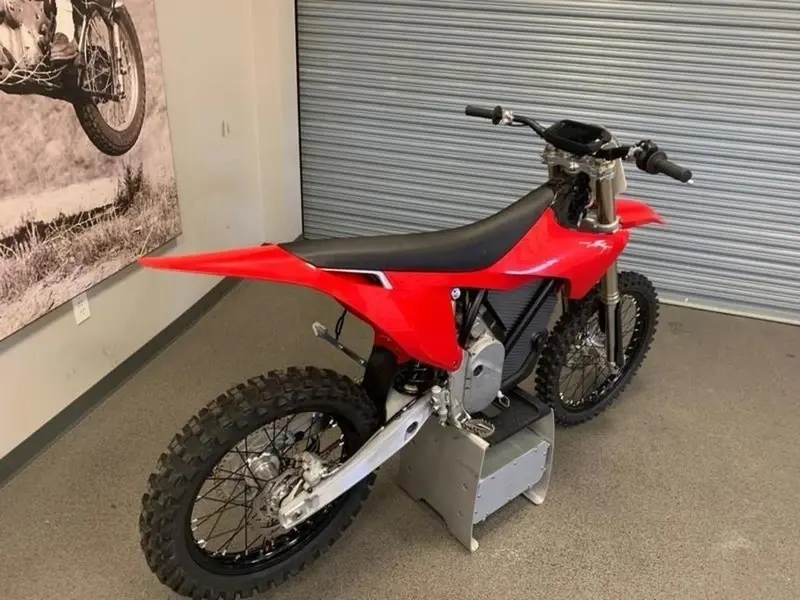 2024 Stark Future STARK VARG MX 80HP - GREY (SOFT SUSP) thumbnail 3