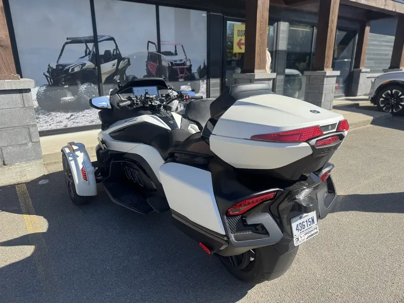 Can-Am spyder sea to sky 2024