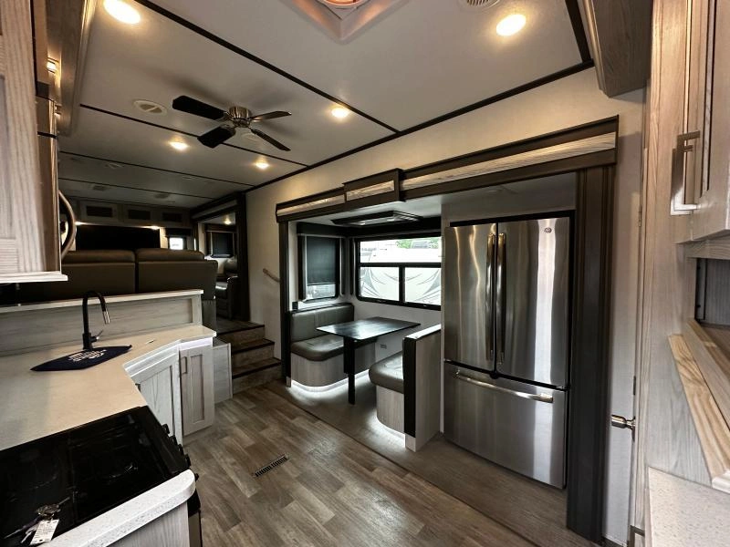 Keystone Rv Montana 373rd 2021 alt
