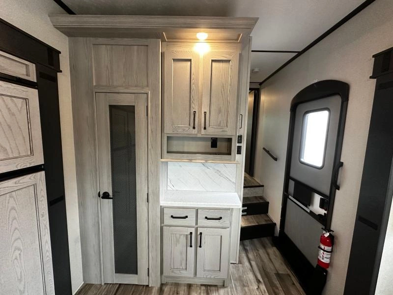 Keystone Rv Montana 295rl 2023 alt