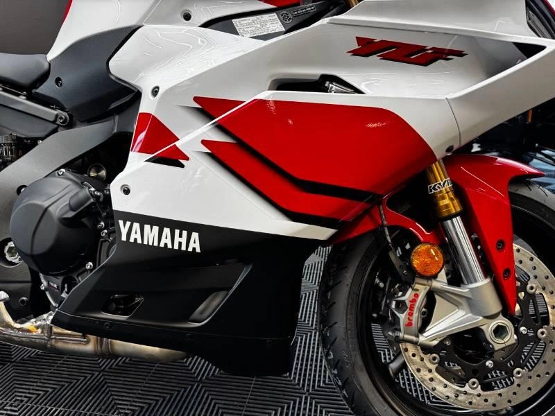 Yamaha Yzf-r9 70e Anniversaire 2026 alt