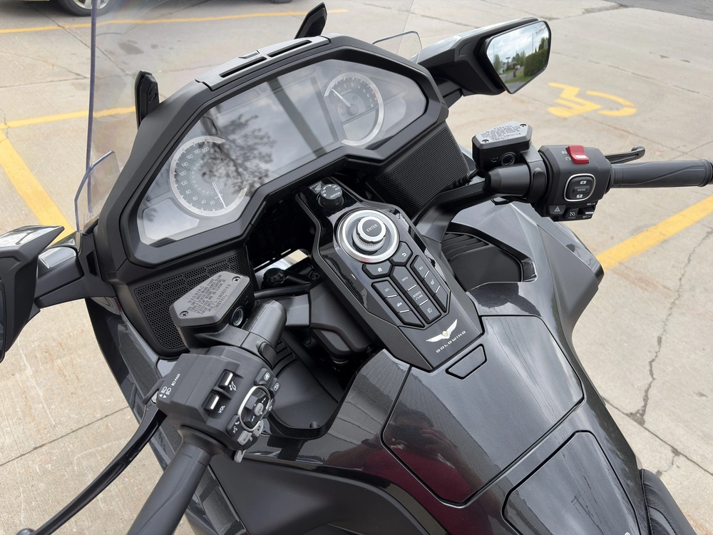 2026 Honda Gold Wing Tour alt