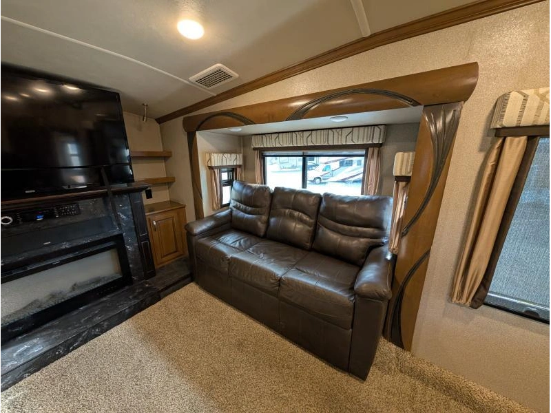 Forest River Cedar Creek 38fl 2019 alt