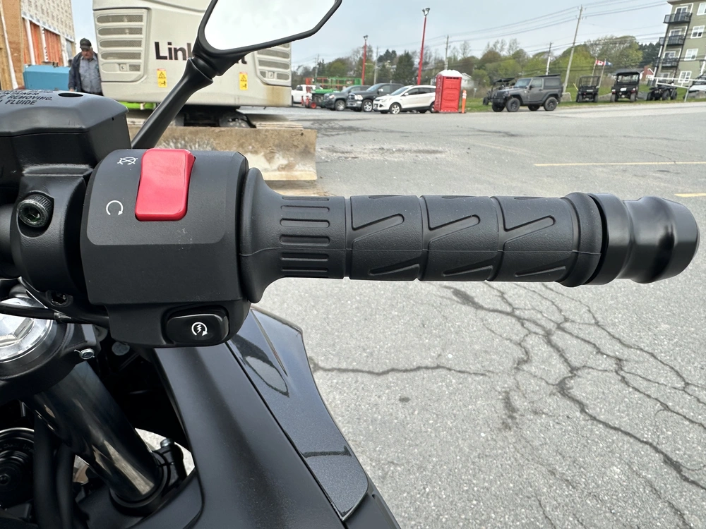 2026 Kawasaki Ninja 650 alt