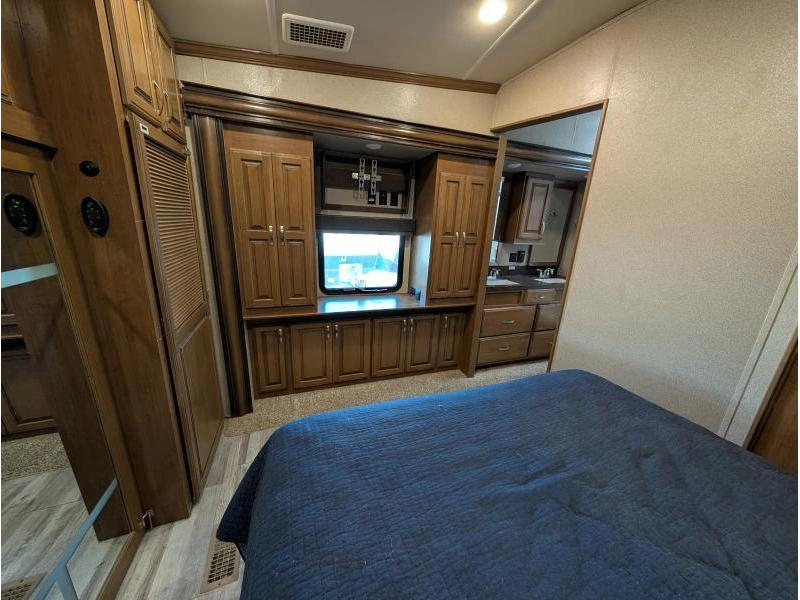 Forest River Cedar Creek 38fl 2019 alt