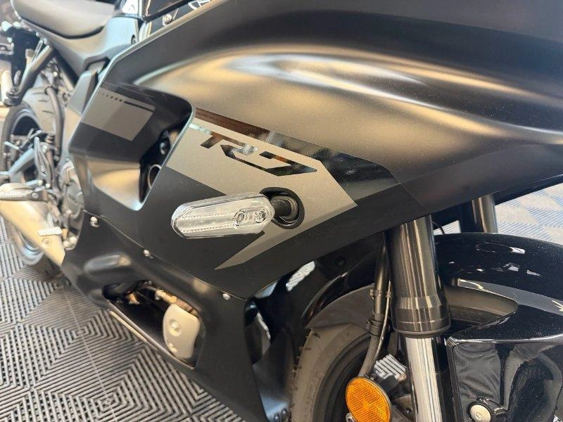 Yamaha Yzf-r7 2025 alt