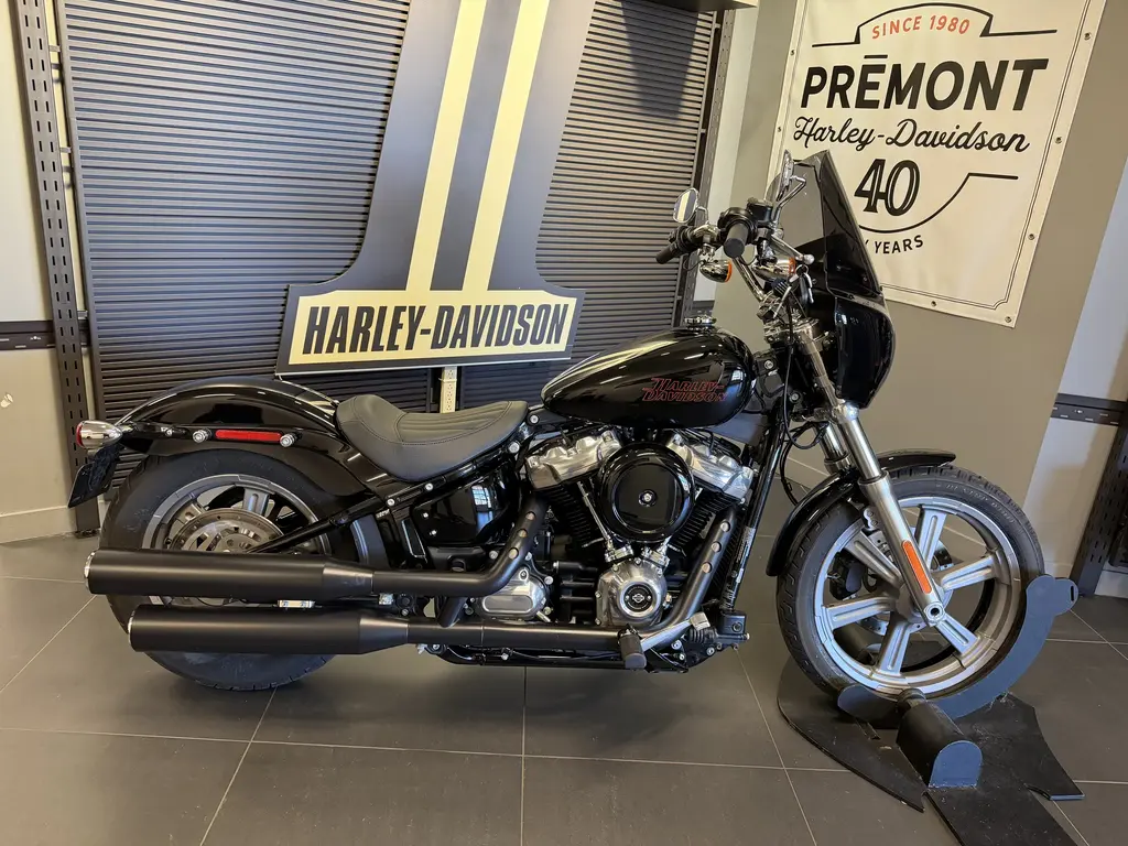 Harley-Davidson Softail Standard FXSTFXST 2023
