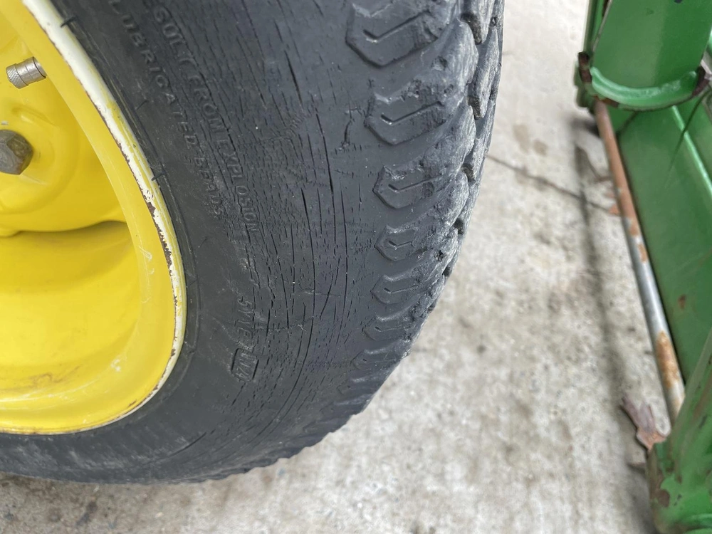 2022 John Deere 3039r alt