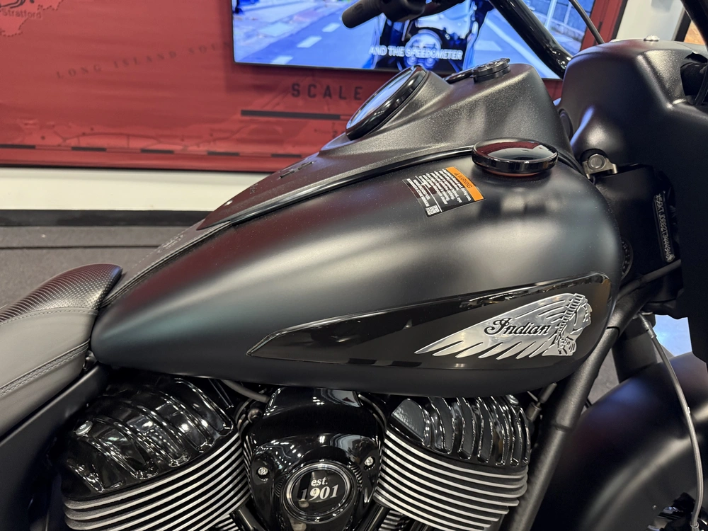 2026 Indian Motorcycle Springfield Dark Horse alt