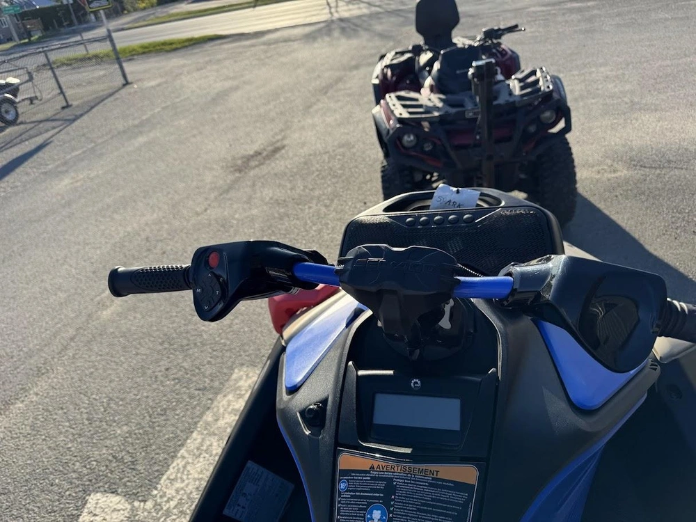 Sea-doo Spark Trixx 3up Audio 2025 alt