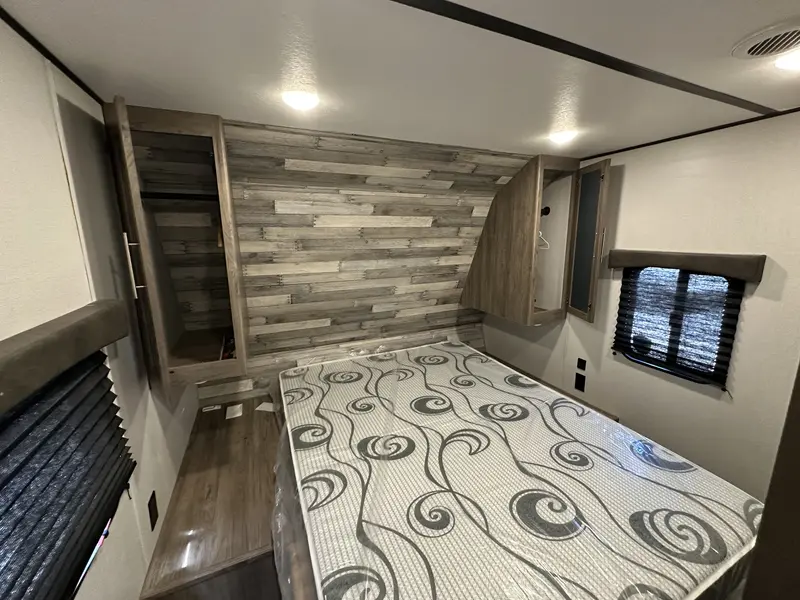 2020 Crossroads RV 280BH ZINGER thumbnail 34