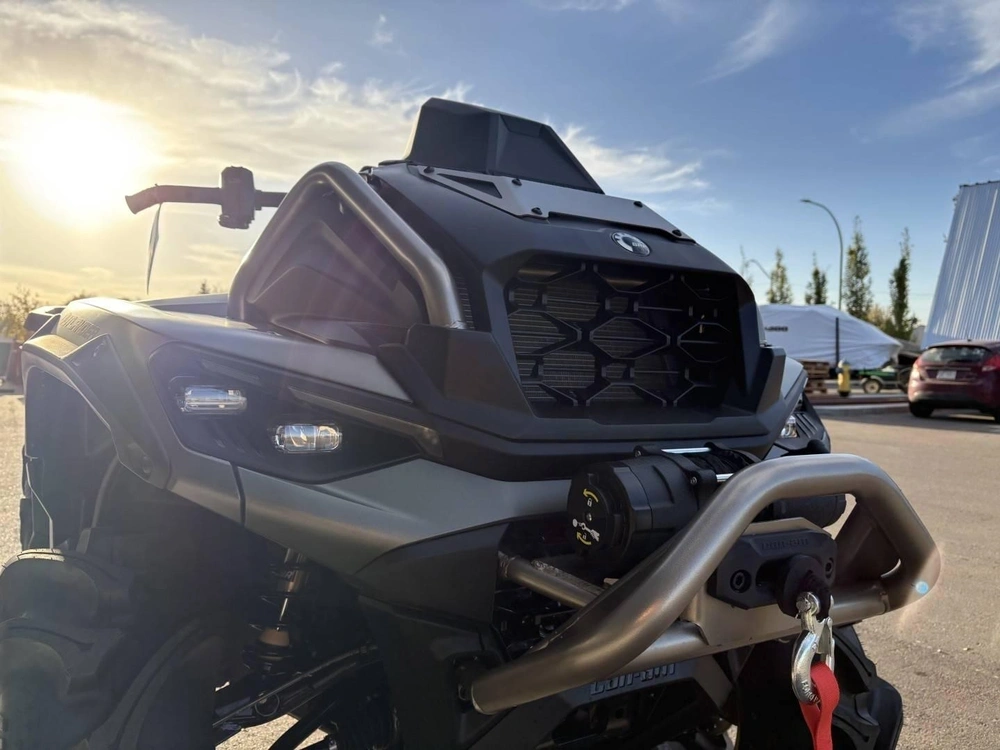 2026 Can-am Outlander Xmr 1000r alt