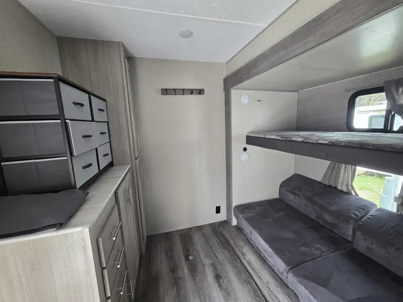 2023 Coachmen Catalina 39FKTS thumbnail 15