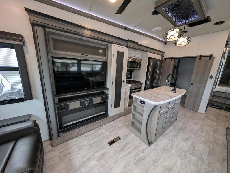 Keystone Rv Montana 3857br 2023 alt