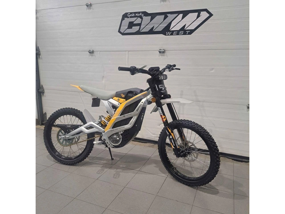 2025 79 Bike Falcon Pro Silver/yellow alt