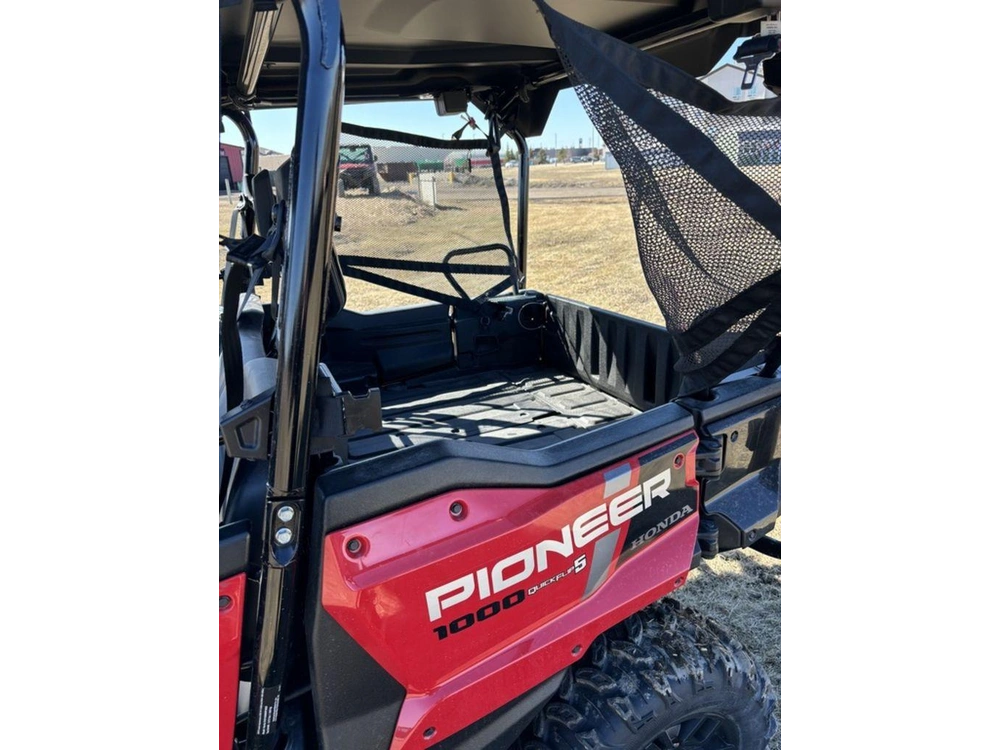2025 Honda Pioneer 1000-5p Dlx alt