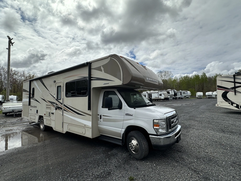 2018 Winnebago Minnie Winnie 31g alt