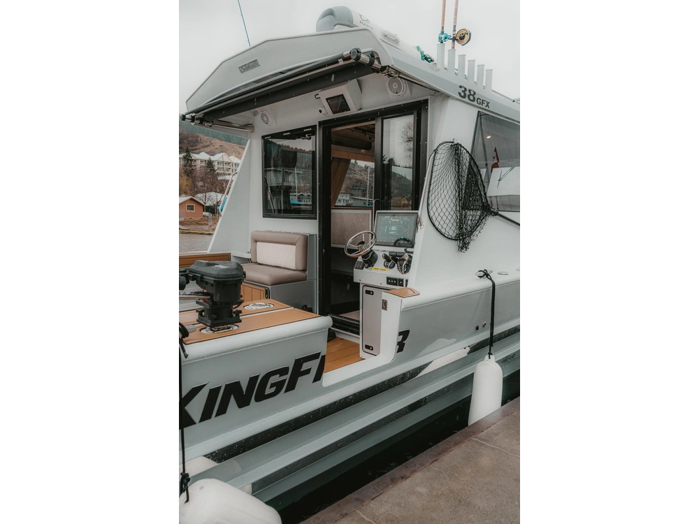2027 Kingfisher 38 Gfx 38 Gfx alt