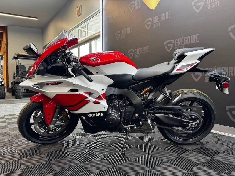 2026 Yamaha Yzf-r9 70e Anniversaire alt