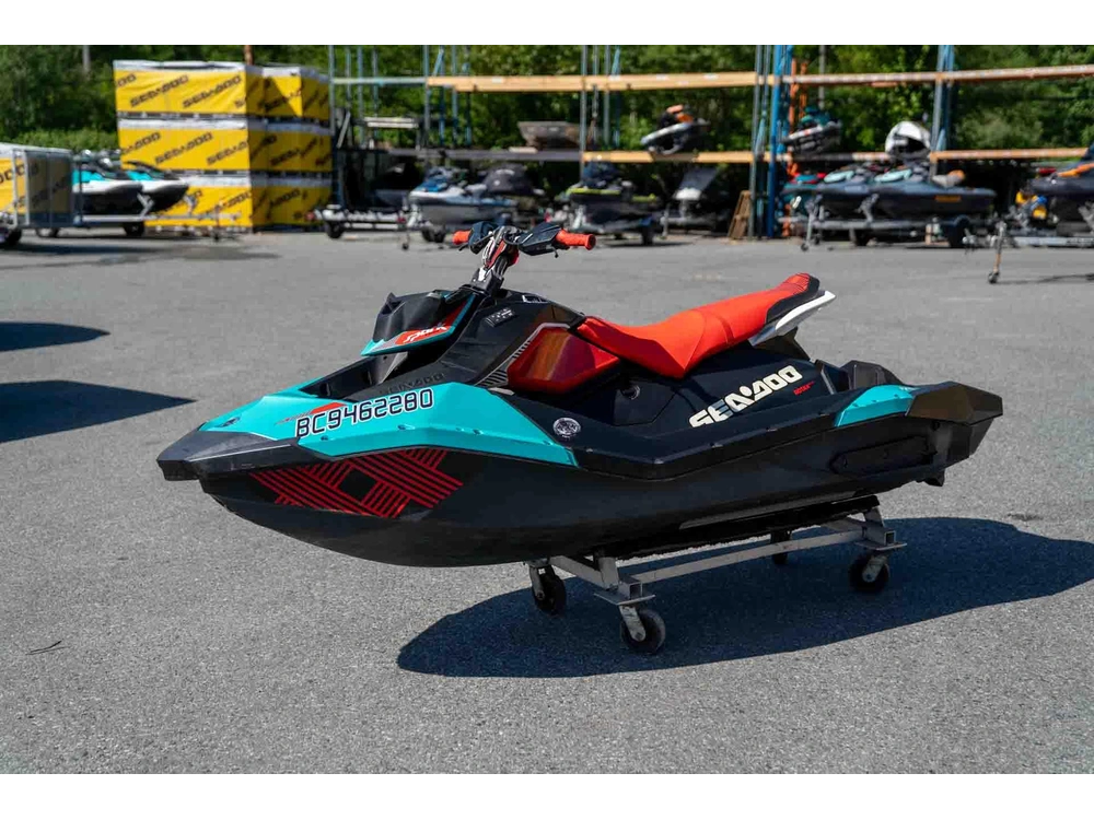 2018 Sea-doo Spark Trixx 3up Ibr Teal/red alt