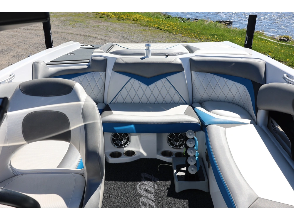 2013 Tige Boats Rzr alt