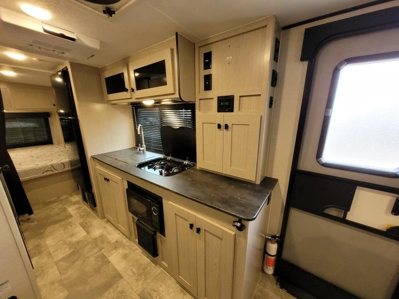 Coachmen Apex 213rds 2023 alt