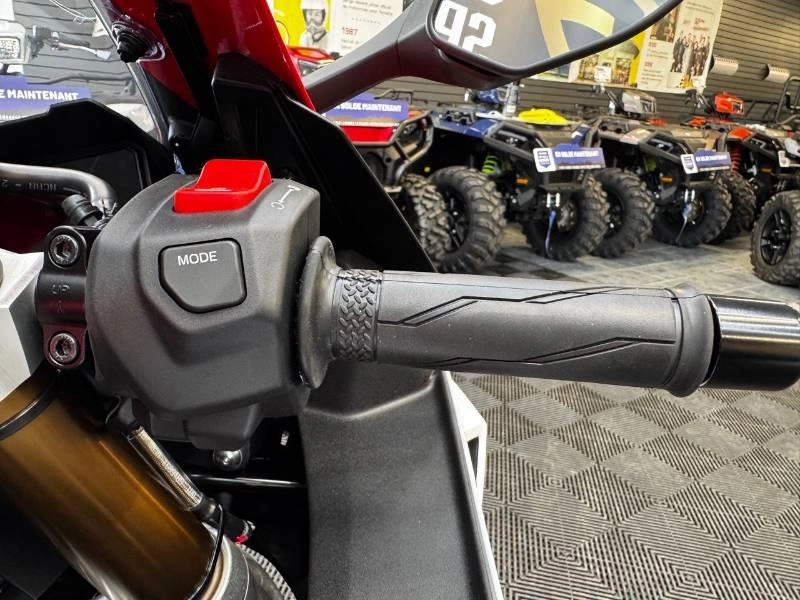 2026 Yamaha Yzf-r9 70e Anniversaire alt