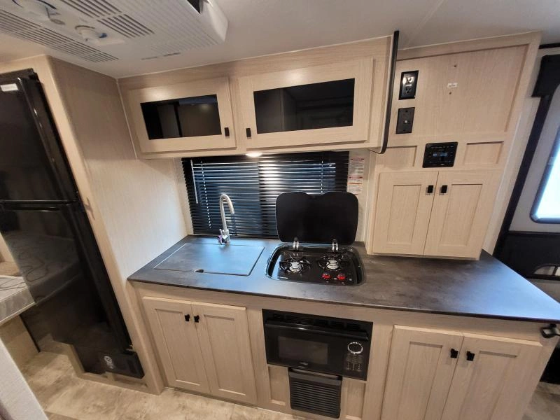 Coachmen Apex 213rds 2023 alt