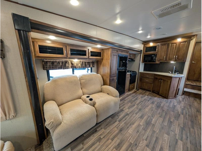Coachmen Chaparral 29rls 2016 alt