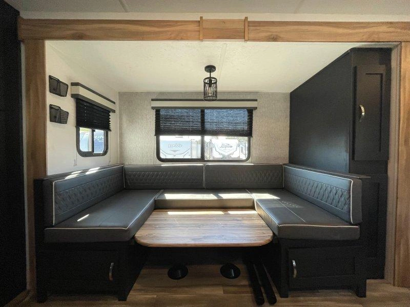 Coachmen Freedom Express 238bhs 2022 alt