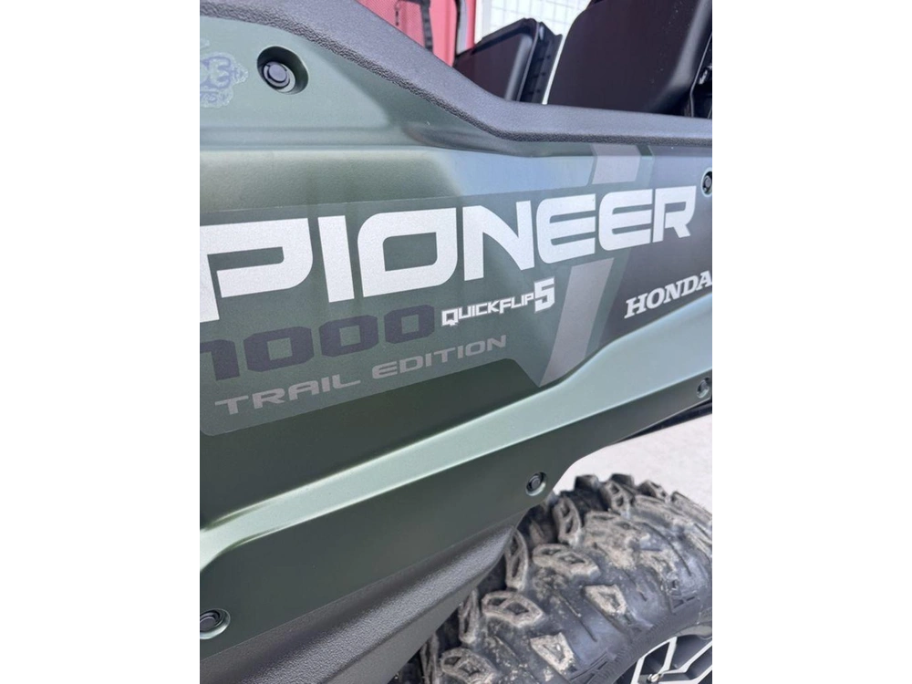 2025 Honda Pioneer 1000-5p Trail alt