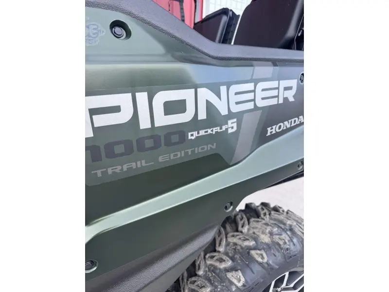 2025 Honda Pioneer 1000-5P Trail thumbnail 10