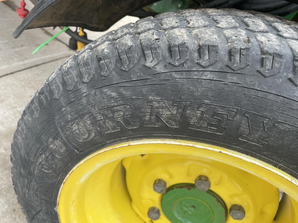 2022 John Deere 3039r alt