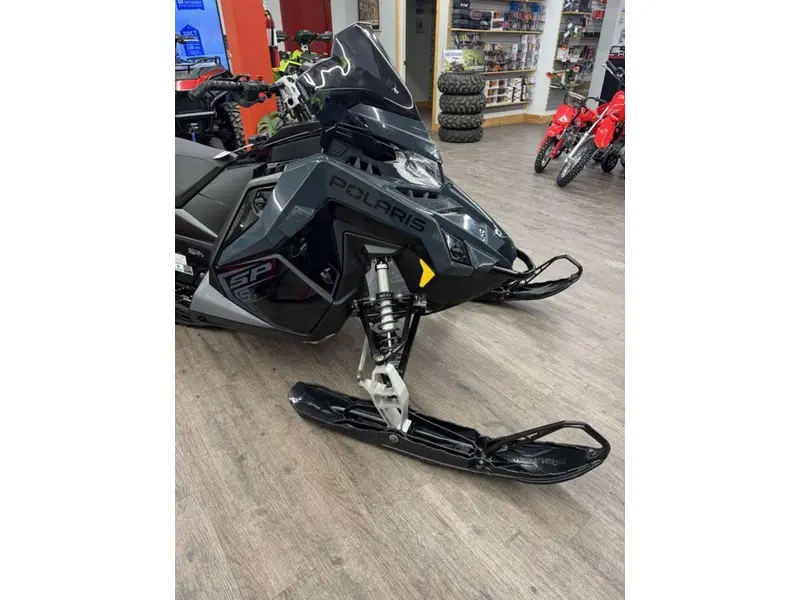 Polaris ProStar S4 INDY SP 137 Gloss Black 2026