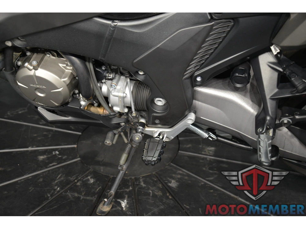 2016 Honda Vfr1200x alt