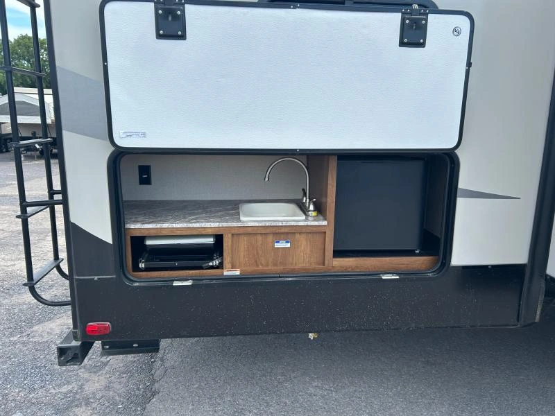 Coachmen Chaparral 29bh 2019 alt