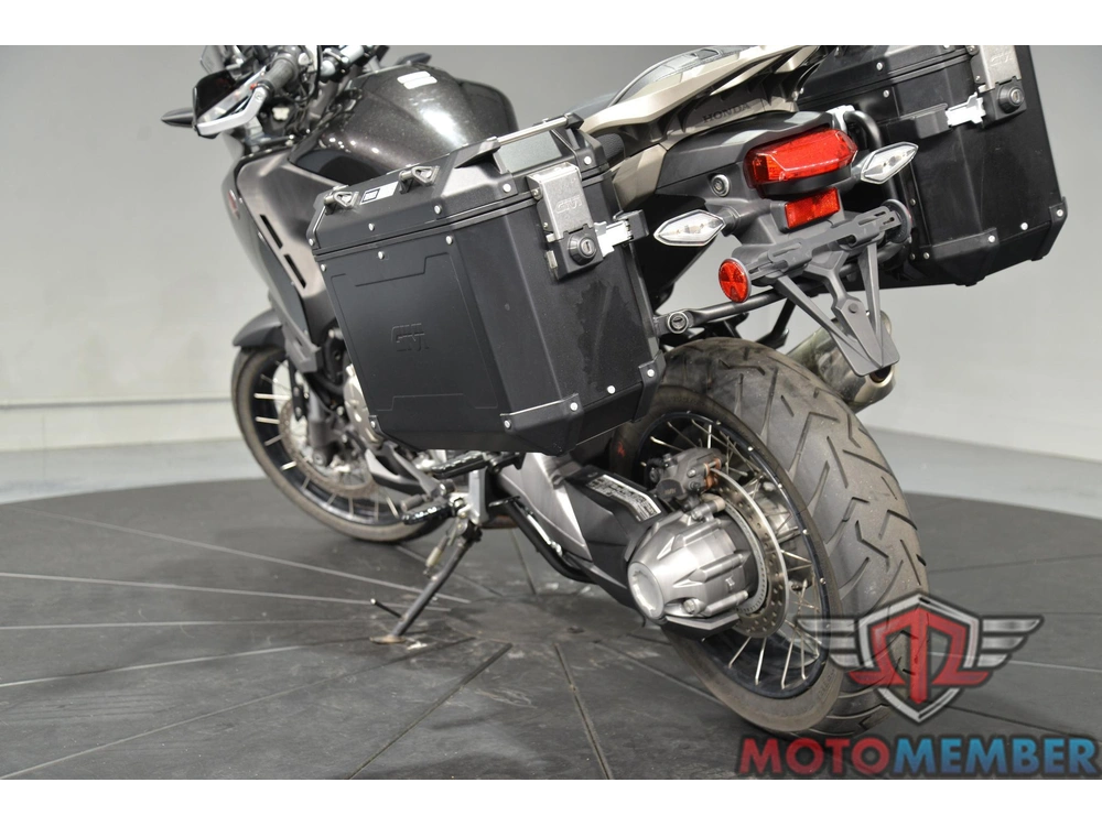 2016 Honda Vfr1200x alt